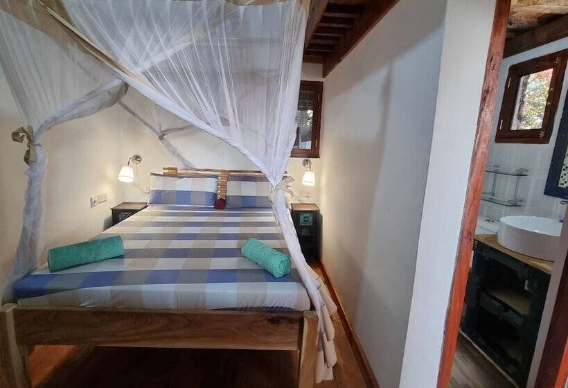 Economy Triple Room, Salama & Mbuyuni Bungalows