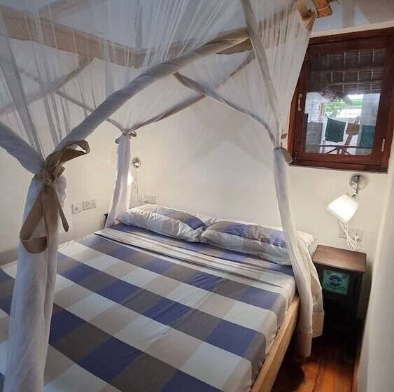 Economy Triple Room, Salama & Mbuyuni Bungalows