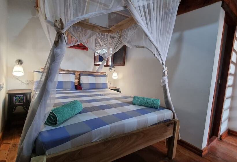 Economy Triple Room, Salama & Mbuyuni Bungalows
