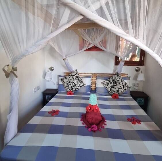 Economy Triple Room, Salama & Mbuyuni Bungalows