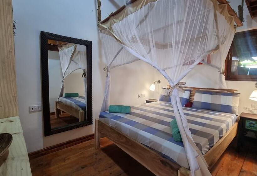 Economy Triple Room, Salama & Mbuyuni Bungalows