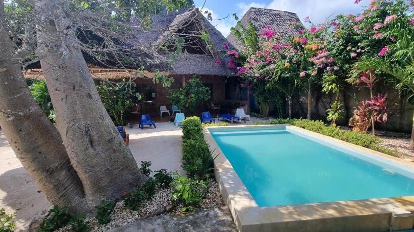 بانگلوی استاندارد 2 خوابه, Salama & Mbuyuni Bungalows