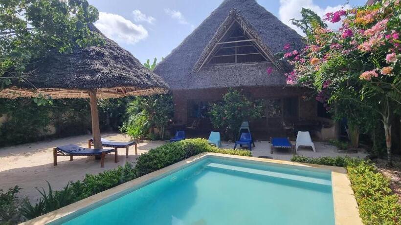 بانگلوی استاندارد 2 خوابه, Salama & Mbuyuni Bungalows