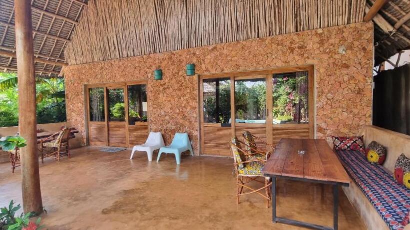 بانگلوی استاندارد 2 خوابه, Salama & Mbuyuni Bungalows