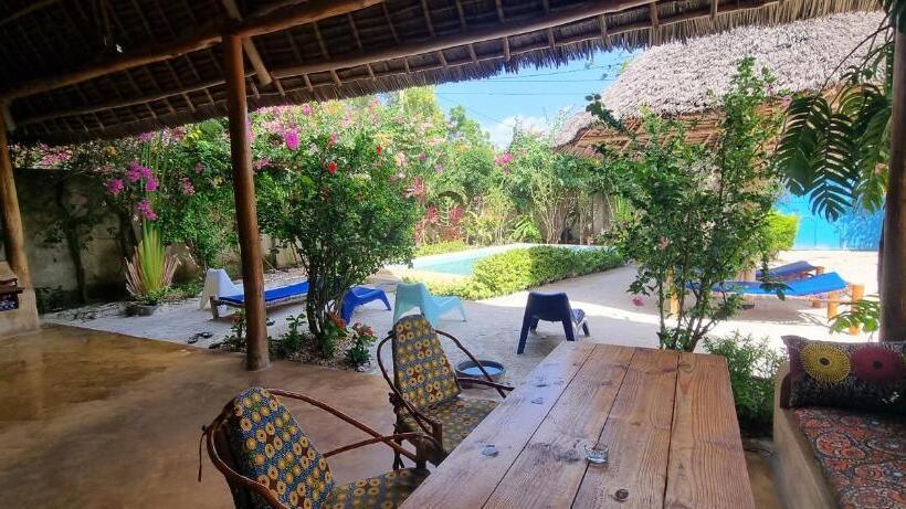 بانگلوی استاندارد 2 خوابه, Salama & Mbuyuni Bungalows