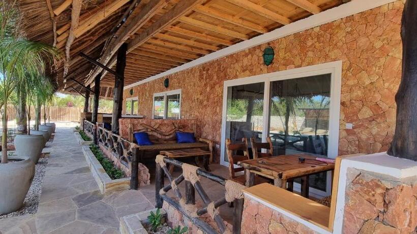 بانگلوی لوکس, Salama & Mbuyuni Bungalows