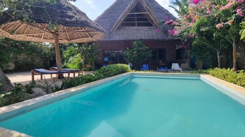 بانگلوی استاندارد 2 خوابه, Salama & Mbuyuni Bungalows