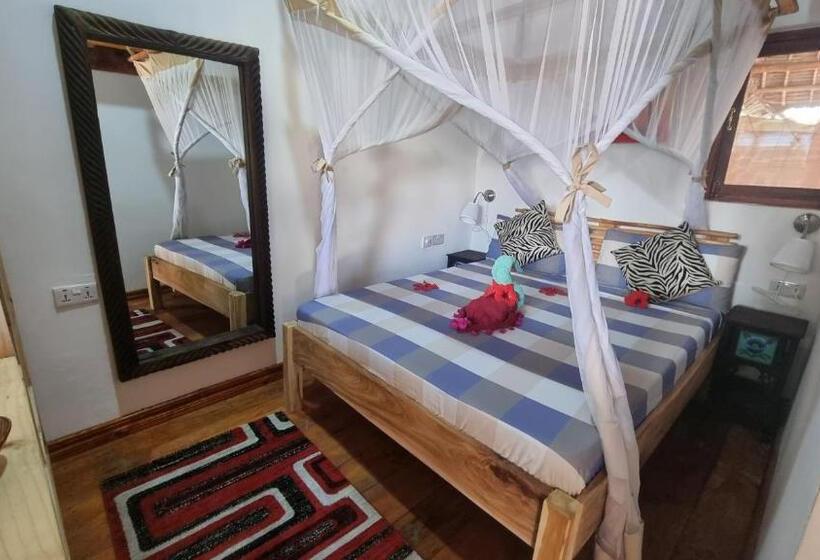 Economy Triple Room, Salama & Mbuyuni Bungalows