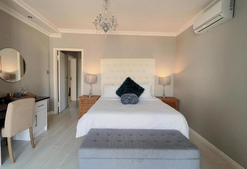 اتاق خانوادگی با چشم‌انداز دریا, Niche Guesthouse