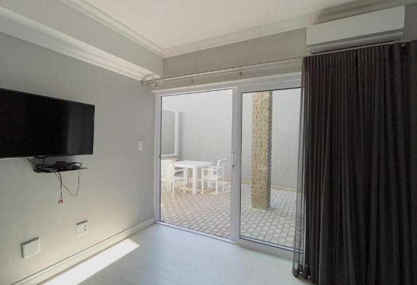 اتاق استاندارد با بالکن و چشم‌انداز دریا, Niche Guesthouse