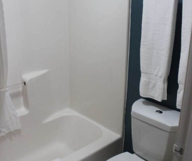 Номер Стандарт 2 Двуспальные Кровати, Quality Inn North Vernon