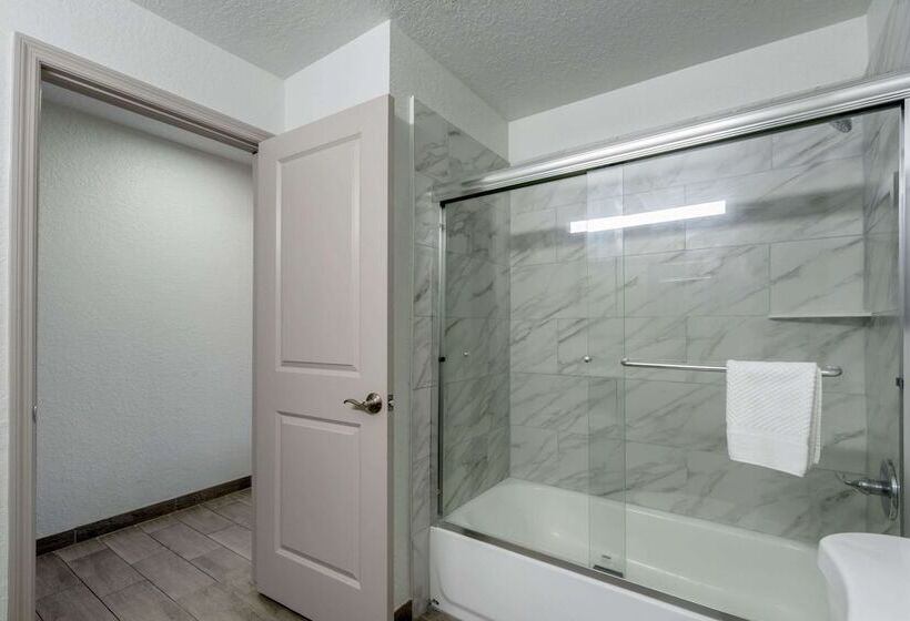 Quarto Estandar 2 Camas Casal, Rodeway Inn