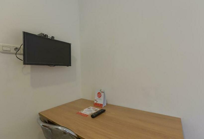 Quarto Estandar, Oyo 866 Idola Residence