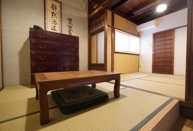 اتاق استاندارد چهار تخته, Uji Tea Inn