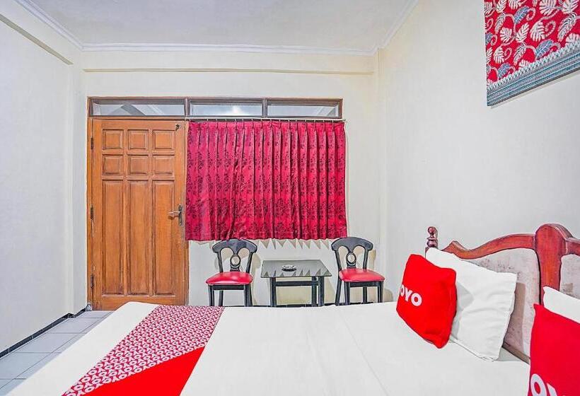 חדר דלוקס, Lie Mas Prigen Pasuruan Mitra Reddoorz
