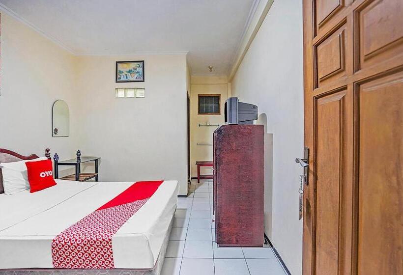 חדר דלוקס, Lie Mas Prigen Pasuruan Mitra Reddoorz