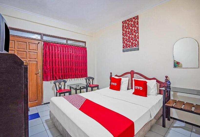 חדר דלוקס, Lie Mas Prigen Pasuruan Mitra Reddoorz