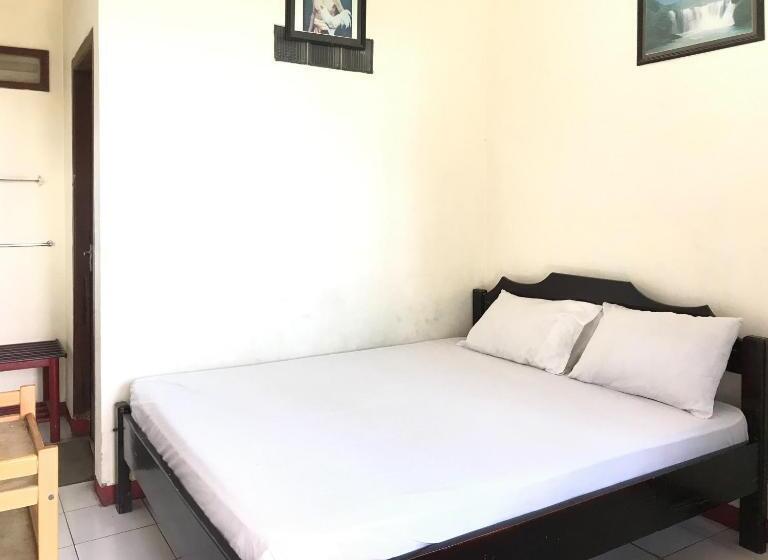 חדר סטנדרט, Lie Mas Prigen Pasuruan Mitra Reddoorz