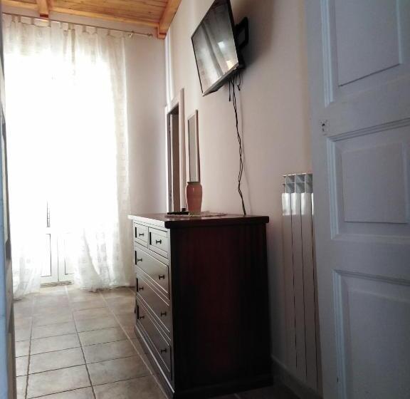 Camera Standard, Gaeta Via Indipendenza