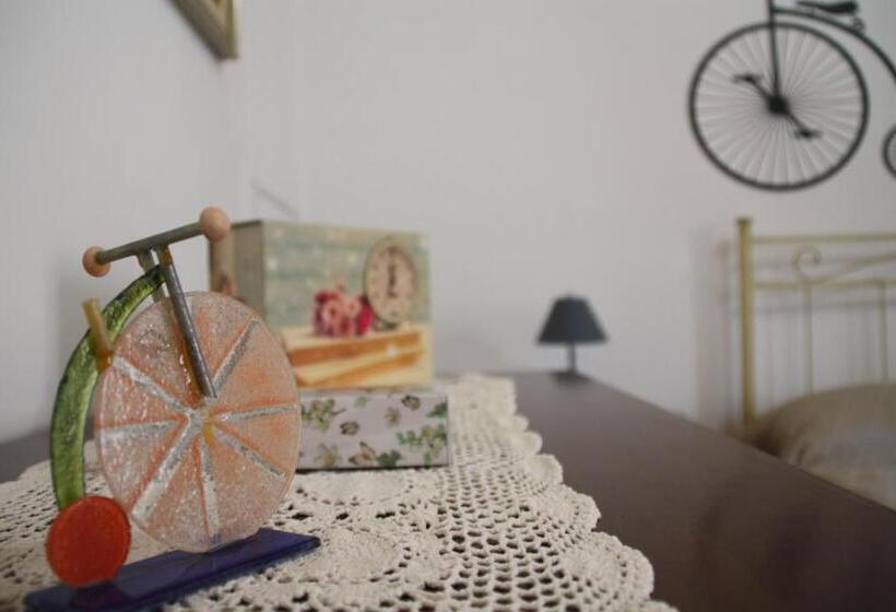 Camera Standard, Gaeta Via Indipendenza