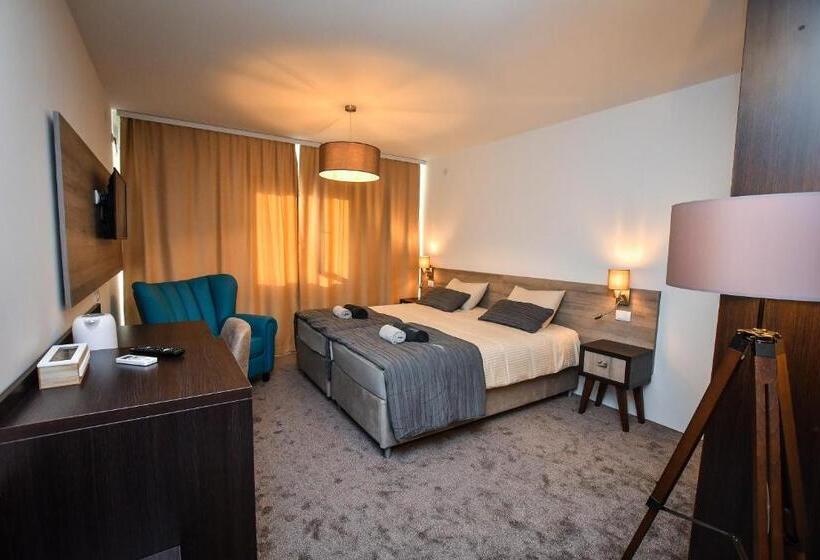 اتاق لوکس با چشم‌انداز شهر, Miido Apartments