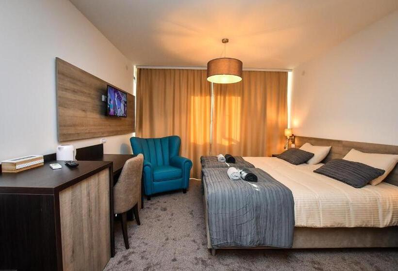 اتاق لوکس با چشم‌انداز شهر, Miido Apartments