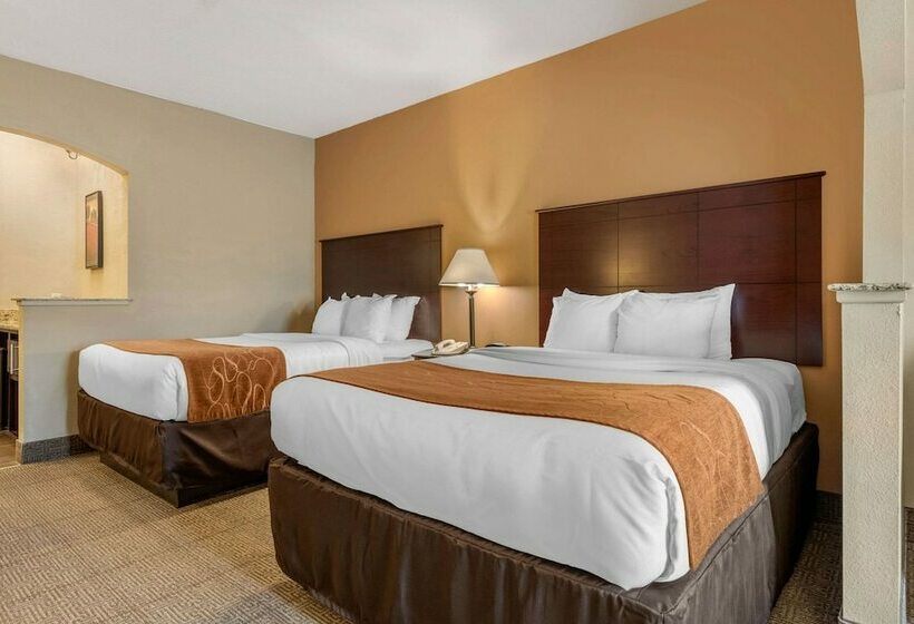 スイート, Comfort Suites Near Route 66