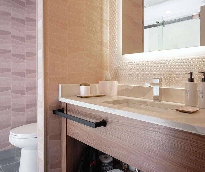 带大床的套房, The Bentley Hotel Southampton