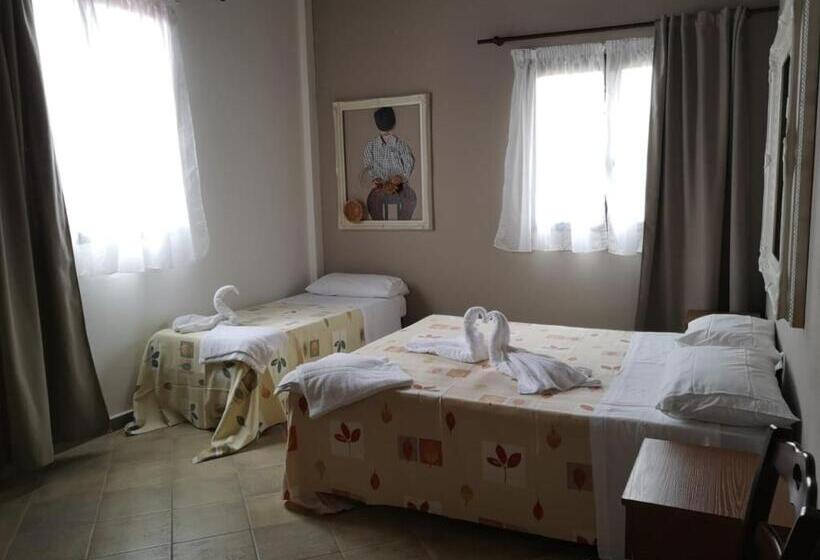 اتاق استاندارد چهار تخته, Azienda Agrituristica La Fonte