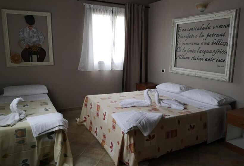اتاق استاندارد چهار تخته, Azienda Agrituristica La Fonte