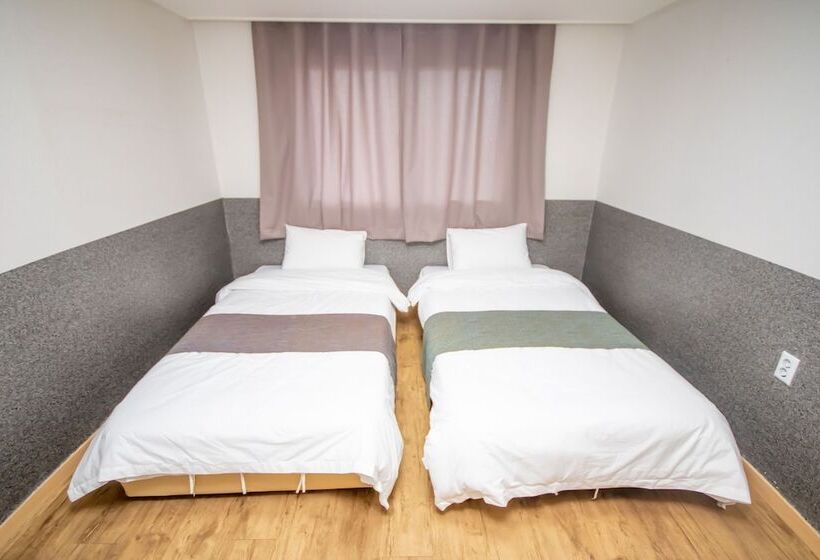 سوئیت 2 خوابه, Hyundai Elliot Hotel And Resort