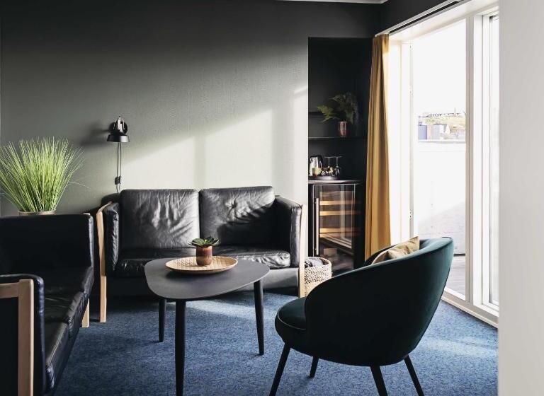 سوئیت با بالکن, 62n Hotel   City Center