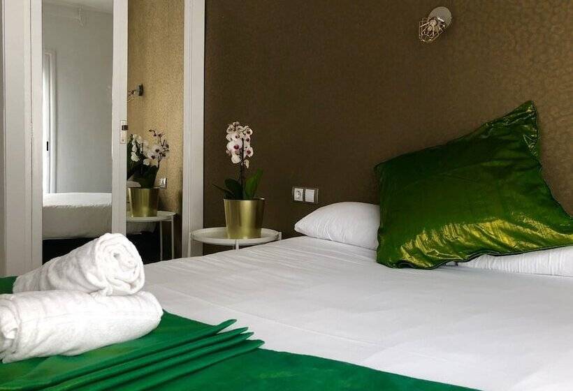 Номер Стандарт, Sitges Eleven
