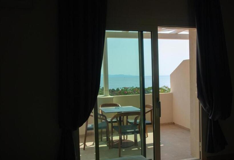 آپارتمان سوپریور 1 خوابه با چشم‌انداز دریا, Resort Capo Bianco