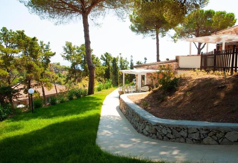 1 Bedroom Deluxe Apartment Side Sea View, Resort Capo Bianco