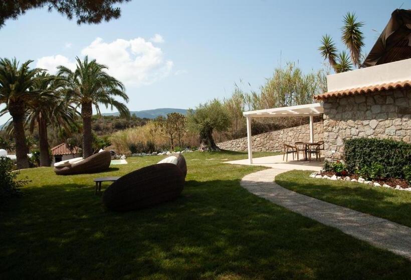 سوییت با استخر, Resort Capo Bianco