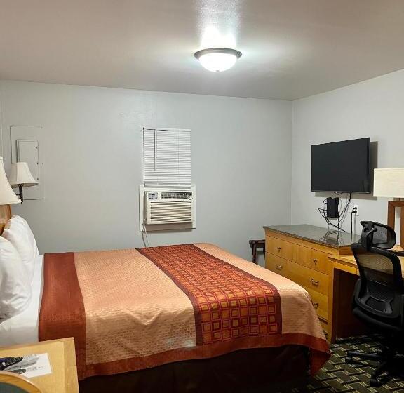 Номер Стандарт, Chief Motel
