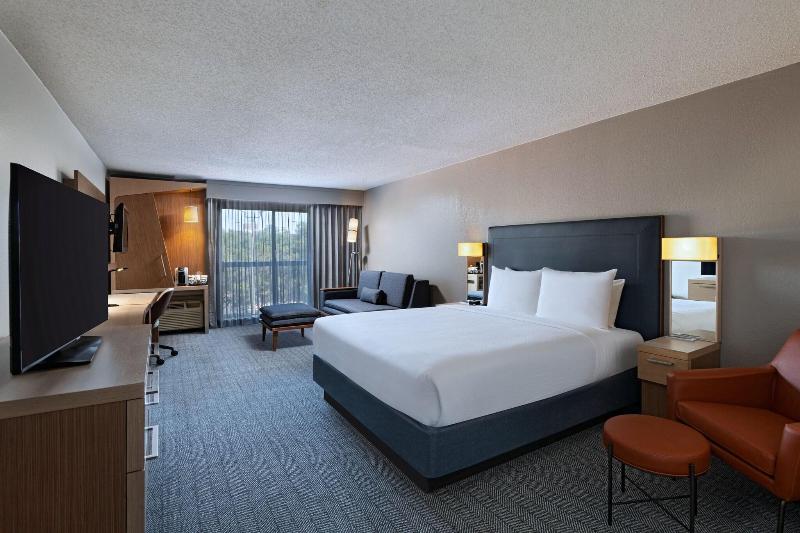 اتاق استاندارد با تخت بزرگ, Courtyard By Marriott Austin The Domain Area