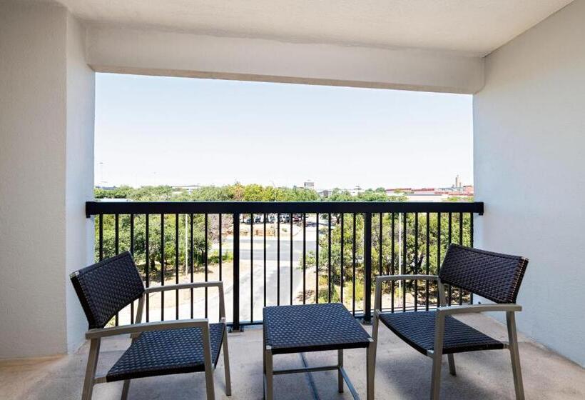 اتاق لوکس با تخت بزرگ, Courtyard By Marriott Austin The Domain Area