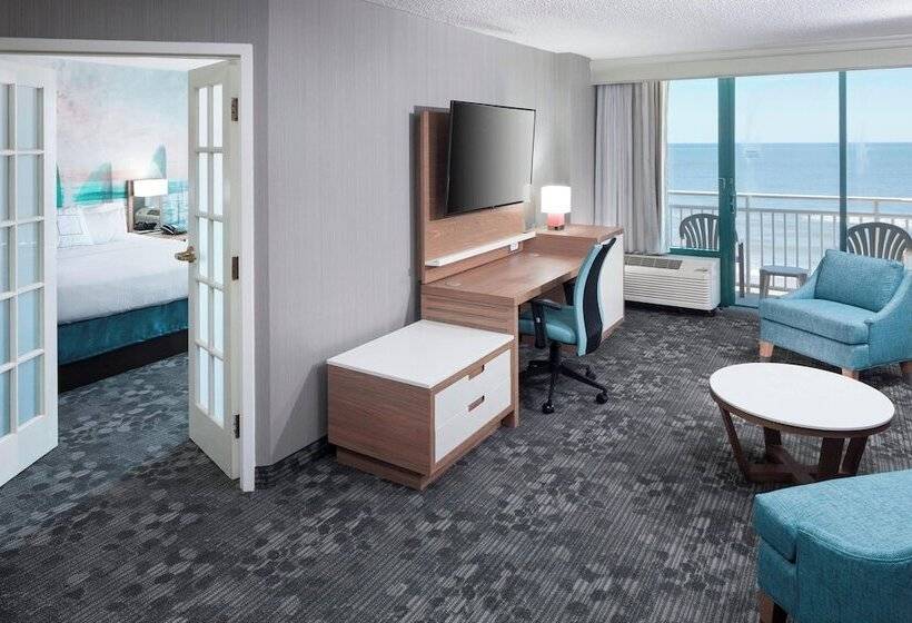 سوییت با چشم‌انداز دریا, Courtyard Virginia Beach Oceanfront/south