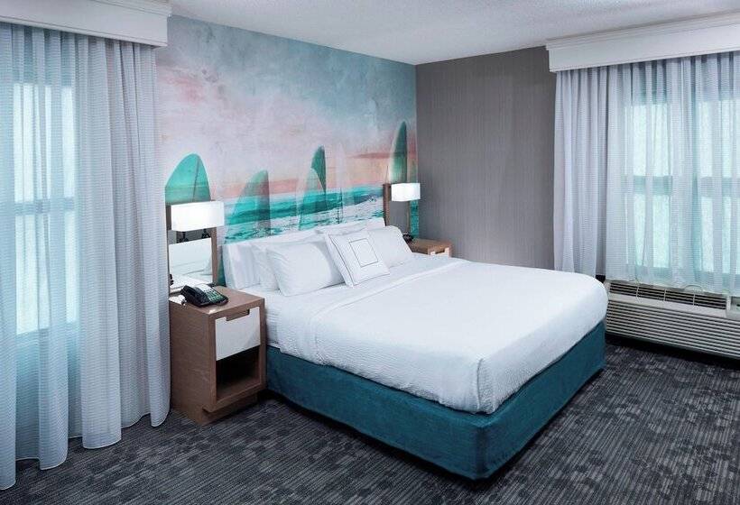 سوییت با چشم‌انداز دریا, Courtyard Virginia Beach Oceanfront/south