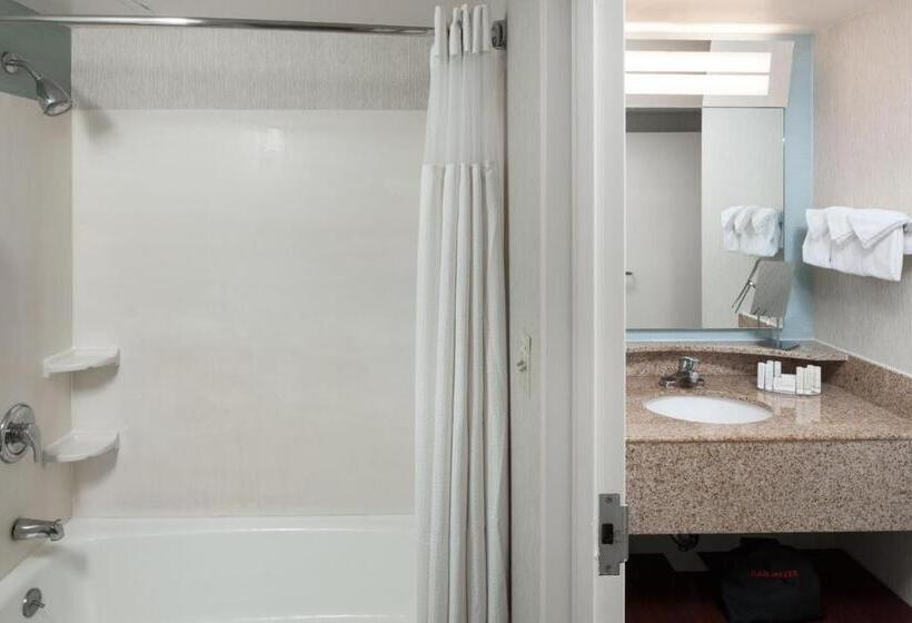 اتاق استاندارد با 2 تخت دوبل, Courtyard Virginia Beach Oceanfront/south