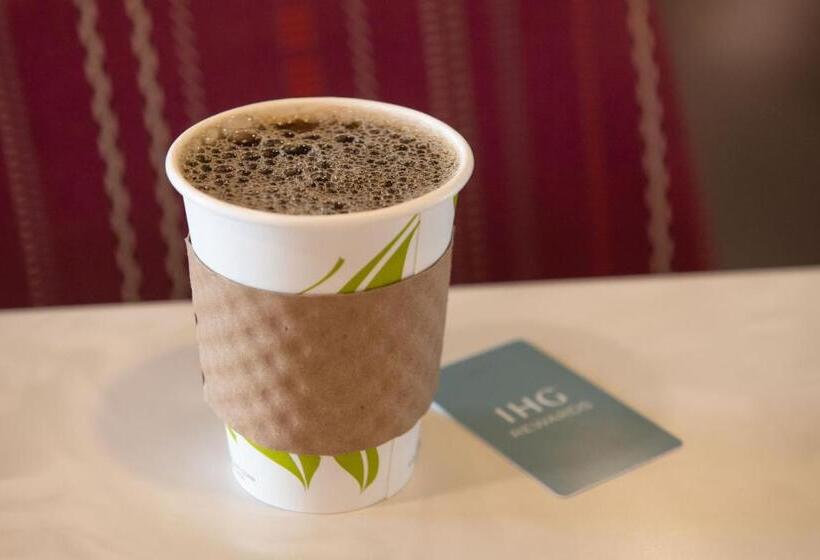 プールビュースタンダードルーム, Crowne Plaza Cabana Hotel, An Ihg