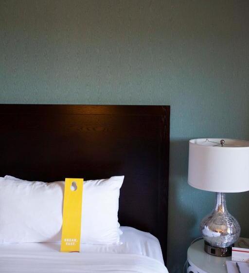 スイート, Crowne Plaza Cabana Hotel, An Ihg