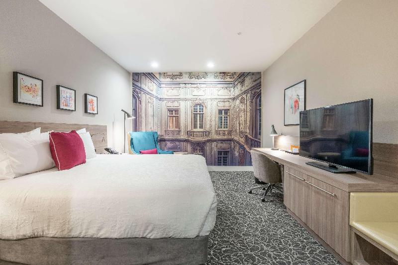 اتاق استاندارد با تخت بزرگ, Hilton Garden Inn Wichita Downtown