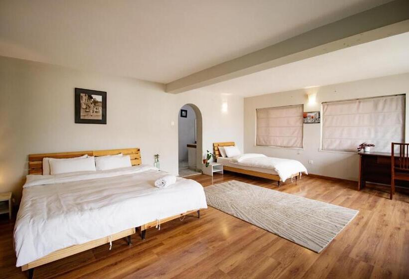 استودیوی استاندارد, Nextdoor Patan
