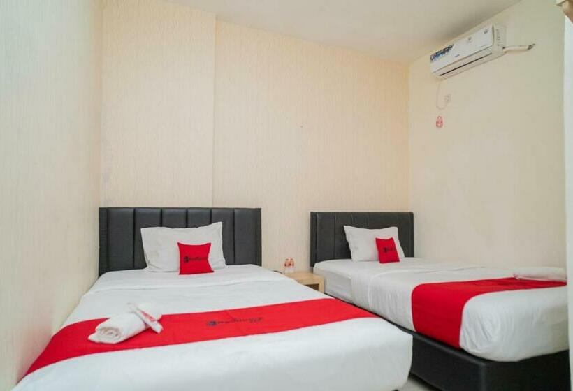 Quarto Estandar, Reddoorz Near Flyover Arjosari Malang
