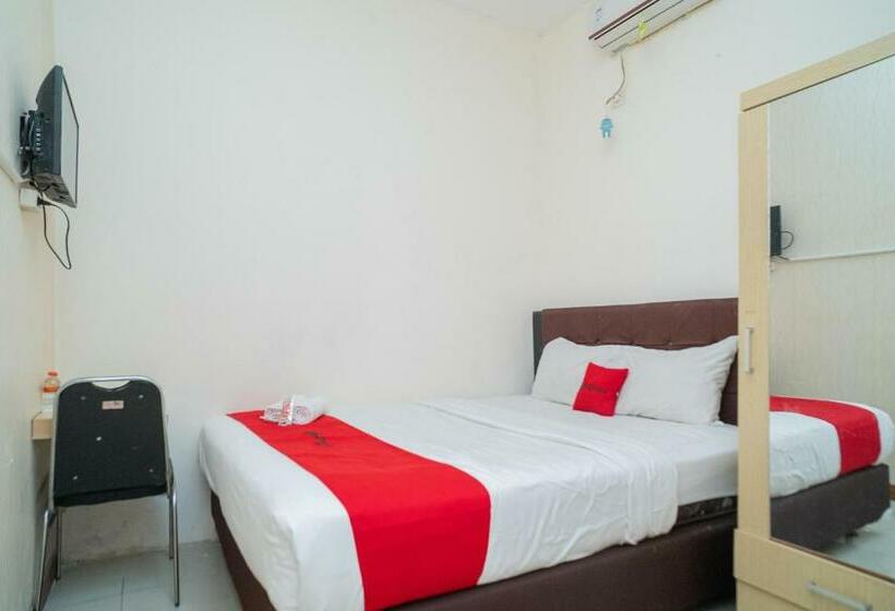 Quarto Estandar, Reddoorz Near Flyover Arjosari Malang