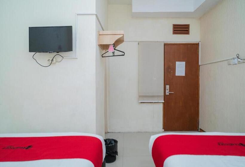 Quarto Familiar, Reddoorz Near Flyover Arjosari Malang