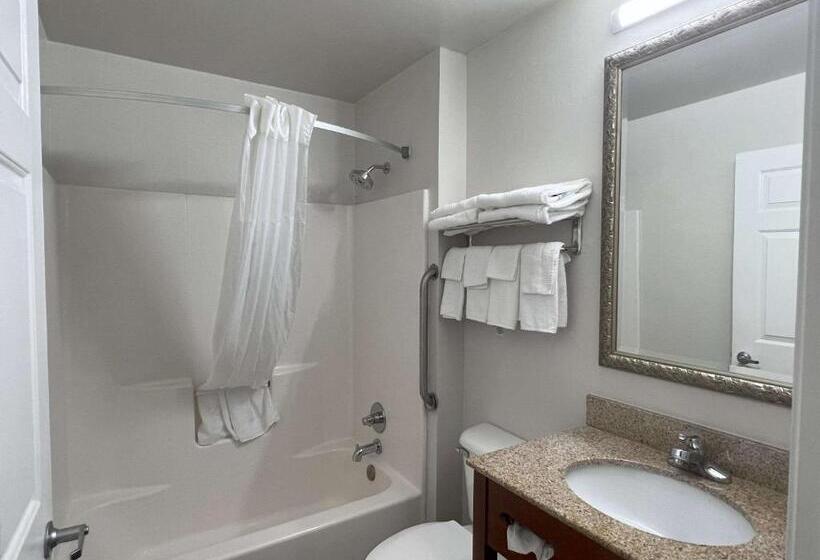 Люкс, Quality Inn Merrimack  Nashua